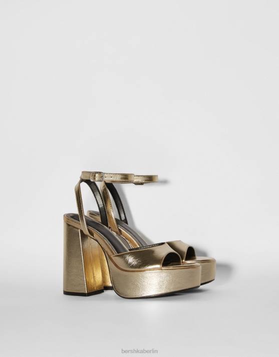 Gold Bershka Frauen Plateausandalen mit metallischem Absatz H00J2174