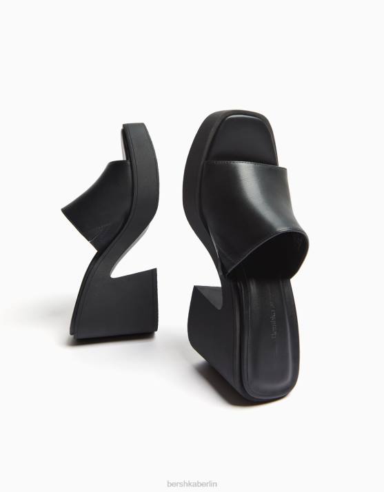 Schwarz Bershka Frauen Plateau-Pantoletten mit hohem Absatz H00J2147