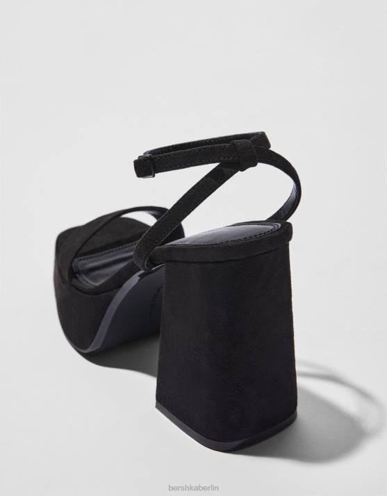 Schwarz Bershka Frauen Plateausandalen mit hohem Absatz H00J2170