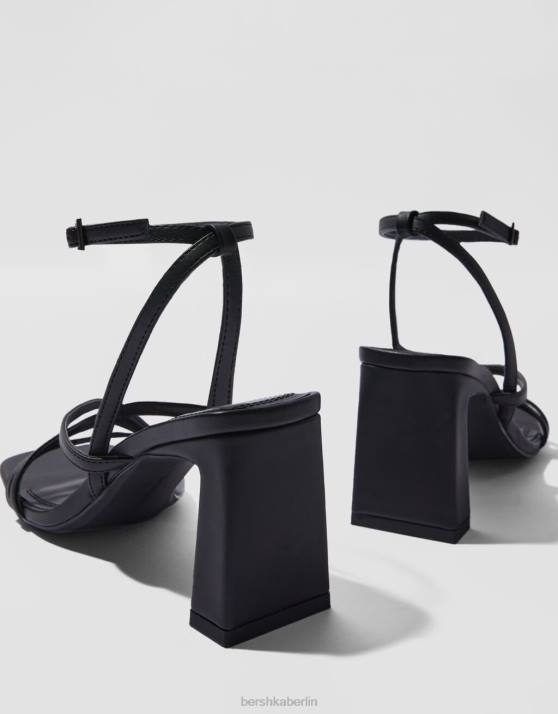 Schwarz Bershka Frauen Riemchensandalen mit hohem Absatz und Knöchelriemen H00J2166