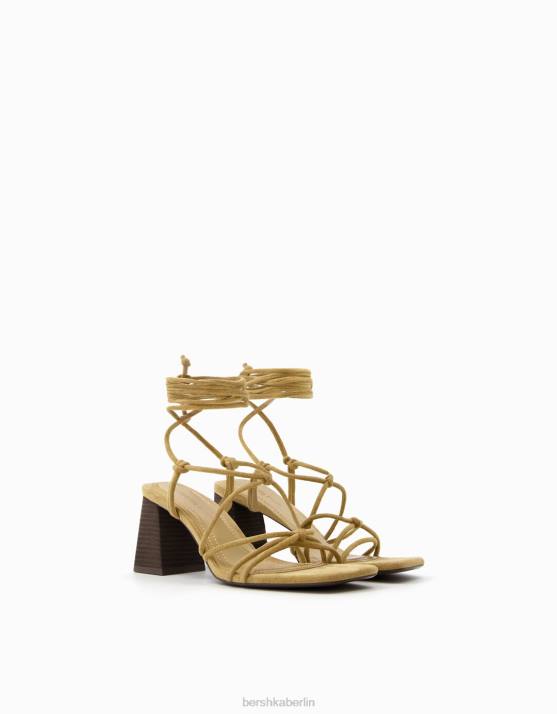 exklusiv Bershka Frauen gebundene High-Heel-Sandalen mit Knotendetails H00J2157
