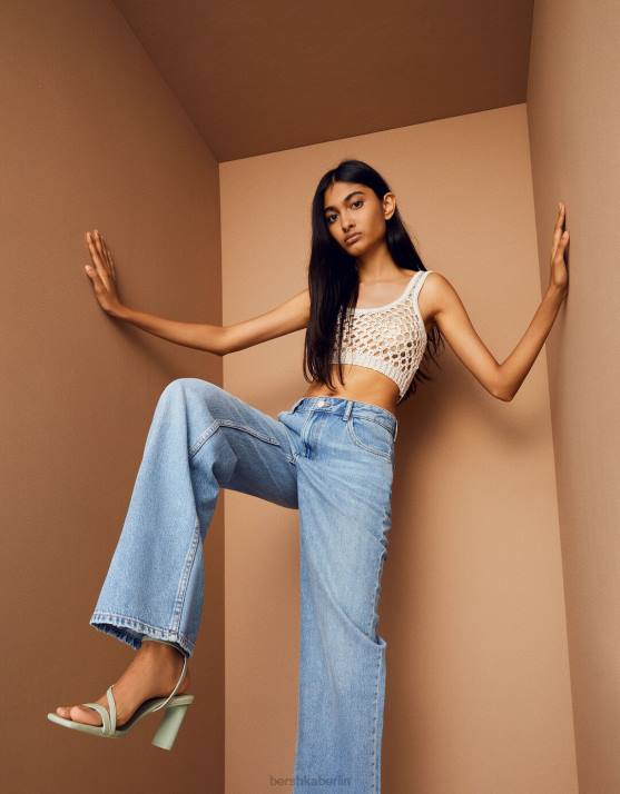 khaki Bershka Frauen Riemchensandalen mit hohem Absatz und Knöchelriemen H00J2191