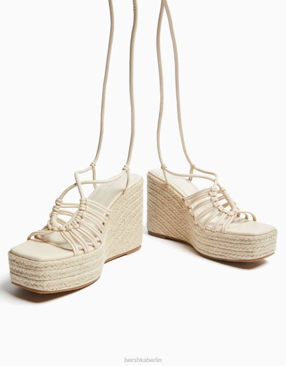 naturfarben Bershka Frauen Espadrilles mit Riemchen und Keilabsatz zum Schnüren H00J2171