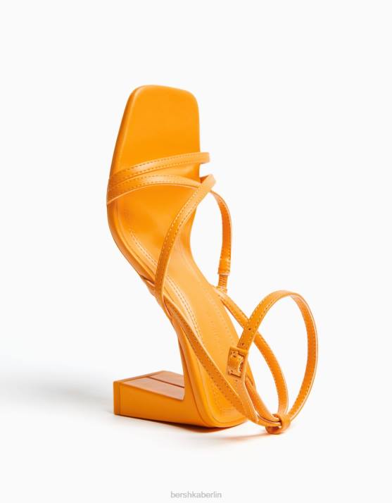orange Bershka Frauen Riemchensandalen mit hohem Absatz und Knöchelriemen H00J2163