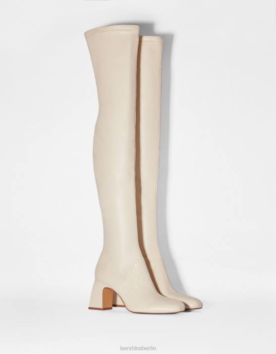 naturfarben Bershka Frauen Overknee-Stiefel mit mittlerem Absatz H00J2300