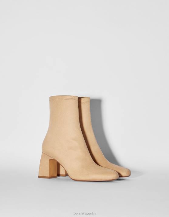 Kamel Bershka Frauen taillierte Stiefeletten mit hohem Absatz H00J2281