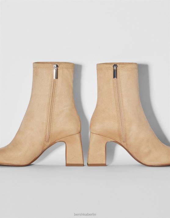 Kamel Bershka Frauen taillierte Stiefeletten mit hohem Absatz H00J2281