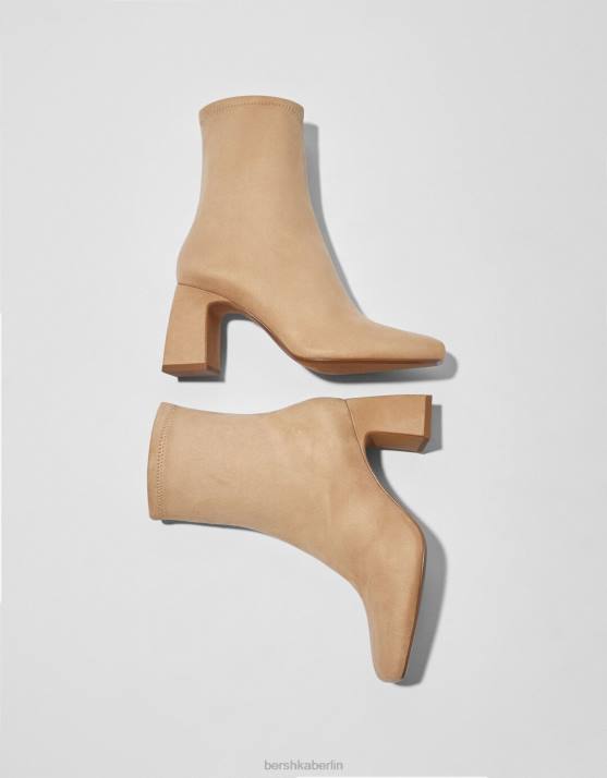 Kamel Bershka Frauen taillierte Stiefeletten mit hohem Absatz H00J2281