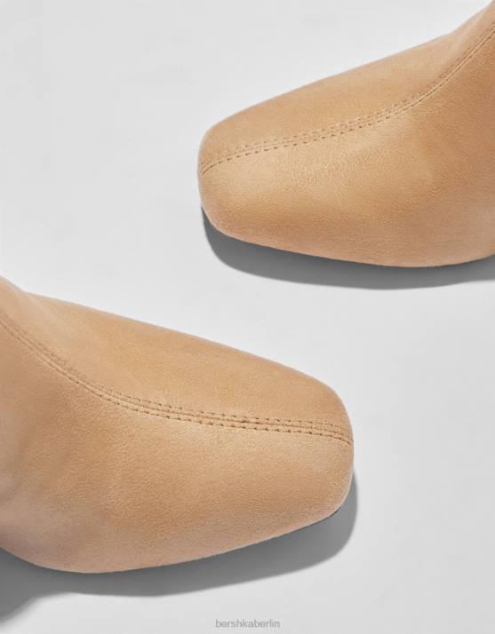 Kamel Bershka Frauen taillierte Stiefeletten mit hohem Absatz H00J2281