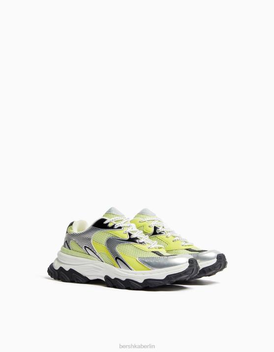 Kalk Bershka Frauen kontrastierende Sneakers mit Mesh-Detail H00J1879