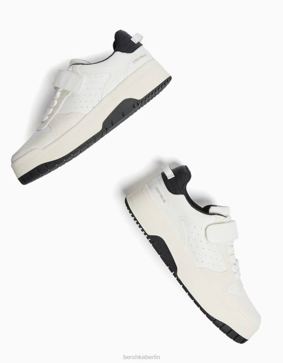 Weiss Bershka Frauen Brogue-Sneaker mit Riemendetail H00J2104