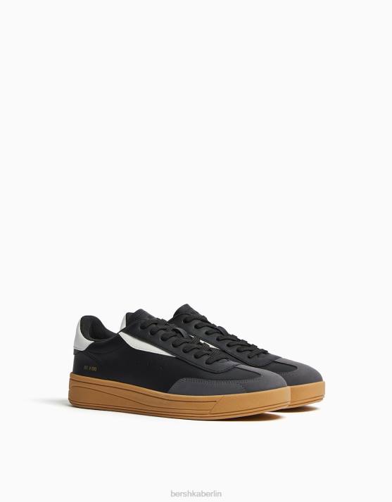 andere Bershka Frauen Sneaker im Retro-Stil H00J2016