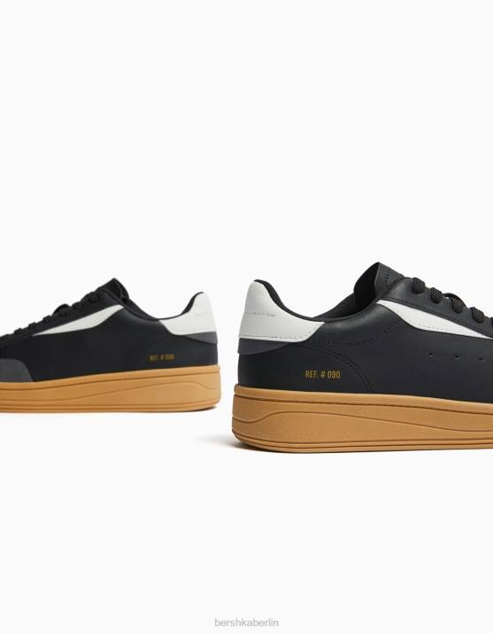 andere Bershka Frauen Sneaker im Retro-Stil H00J2016