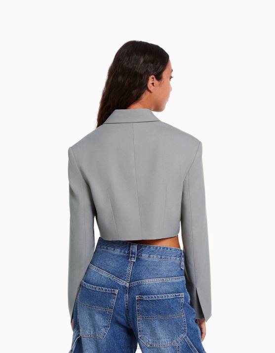grau Bershka Frauen Kurz geschnittener, maßgeschneiderter Blazer H00J1199