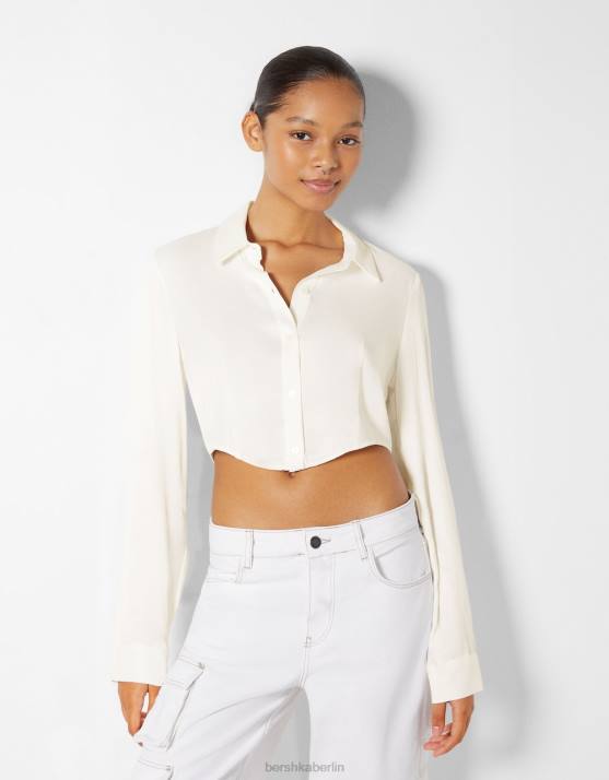 Creme Bershka Frauen Kurzärmliges, tailliertes Satinhemd mit langen Ärmeln H00J923