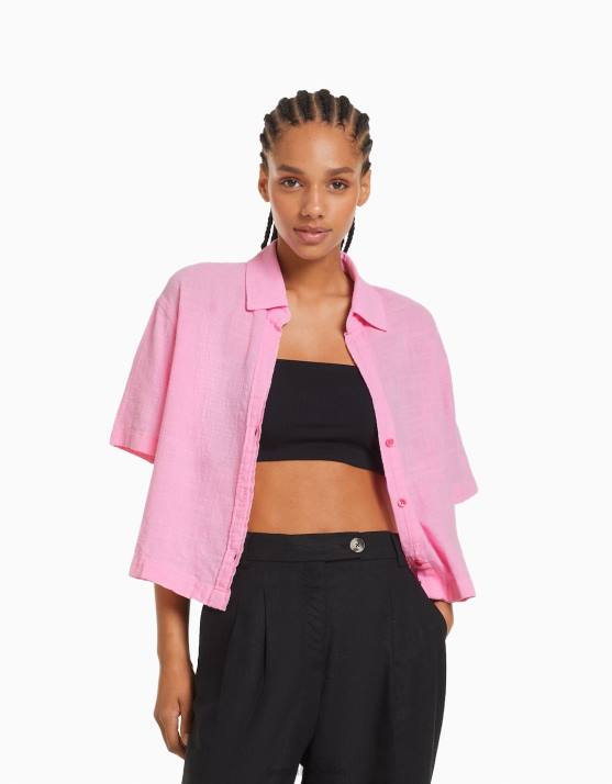 Rosa Bershka Frauen Strukturiertes, rustikales Hemd mit kurzen Ärmeln H00J907