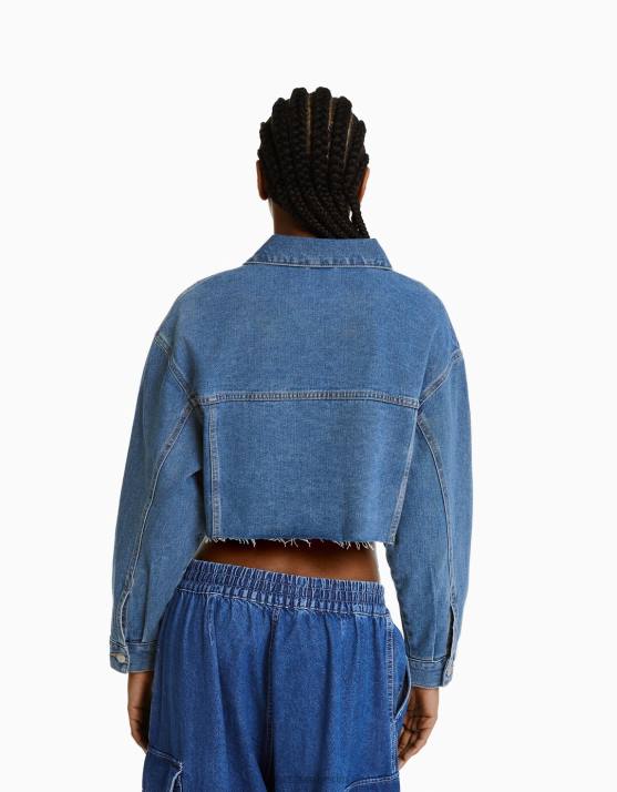 Blau Bershka Frauen kurze Jeansjacke H00J2021
