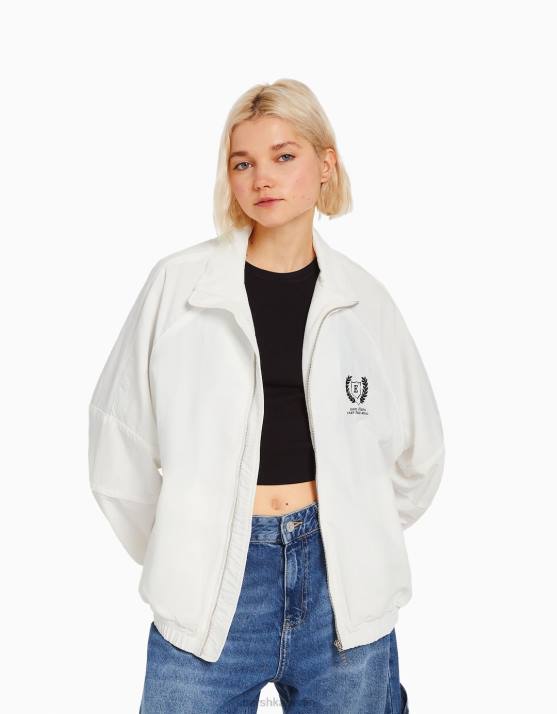 Creme Bershka Frauen Windjacke aus Nylon H00J1119