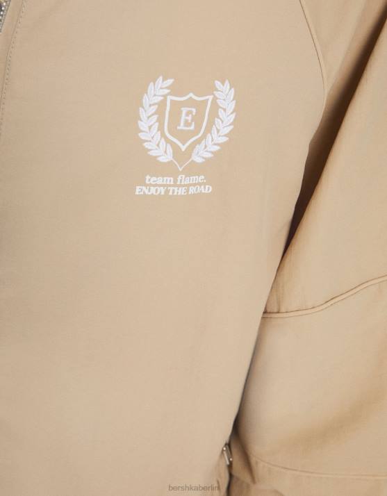 Kamel Bershka Frauen Windjacke aus Nylon H00J1121