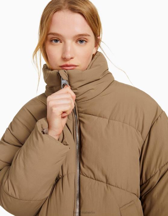 Nerz Bershka Frauen Übergroße Nylon-Pufferjacke H00J1128