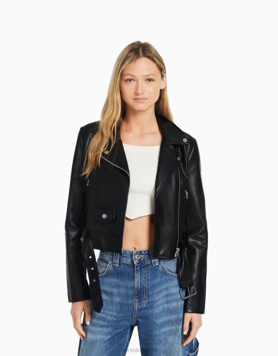 Schwarz Bershka Frauen Bikerjacke aus Kunstleder mit Gürtel H00J1095