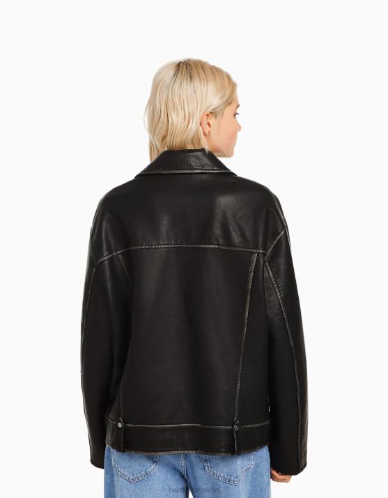 Schwarz Bershka Frauen Bikerjacke aus Kunstleder mit Gürtel H00J1131