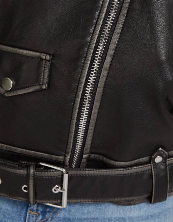 Schwarz Bershka Frauen Bikerjacke aus Kunstleder mit Gürtel H00J1133