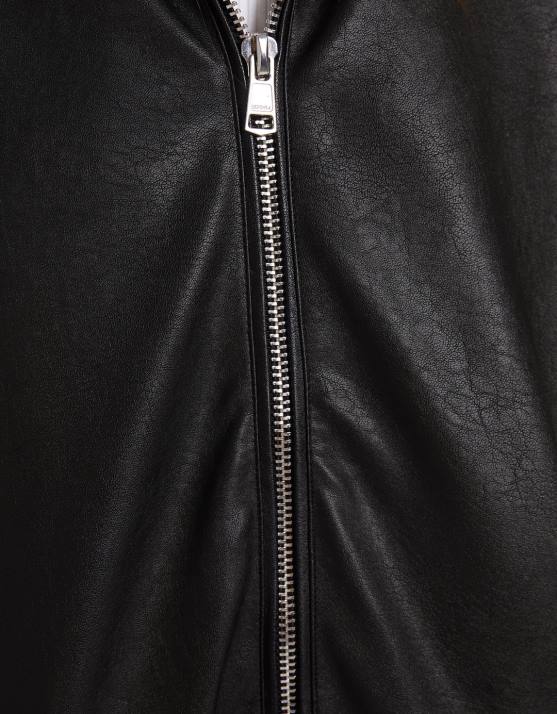 Schwarz Bershka Frauen Kunstlederjacke im Dad-Fit H00J1098