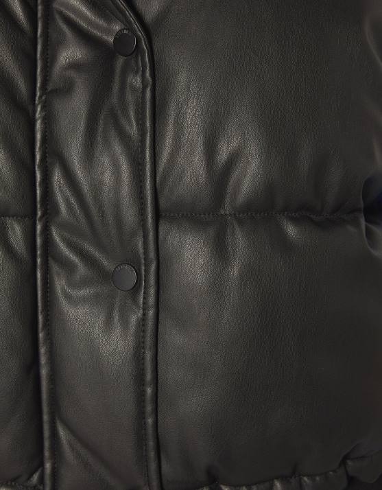 Schwarz Bershka Frauen Kurze Weste aus Kunstleder H00J1176