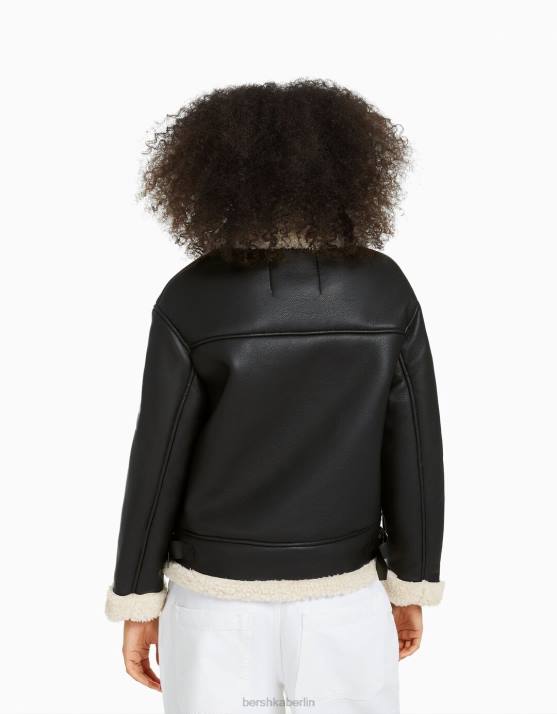 Schwarz Bershka Frauen Lange doppelseitige Jacke aus Kunstleder H00J1141