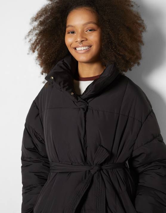 Schwarz Bershka Frauen Puffermantel mit Gürtel H00J1178