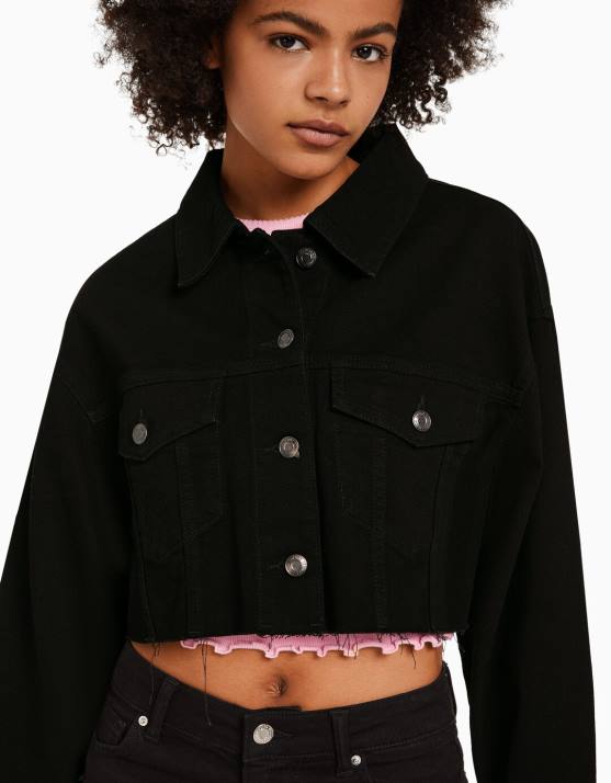 Schwarz Bershka Frauen kurze Jeansjacke H00J1104