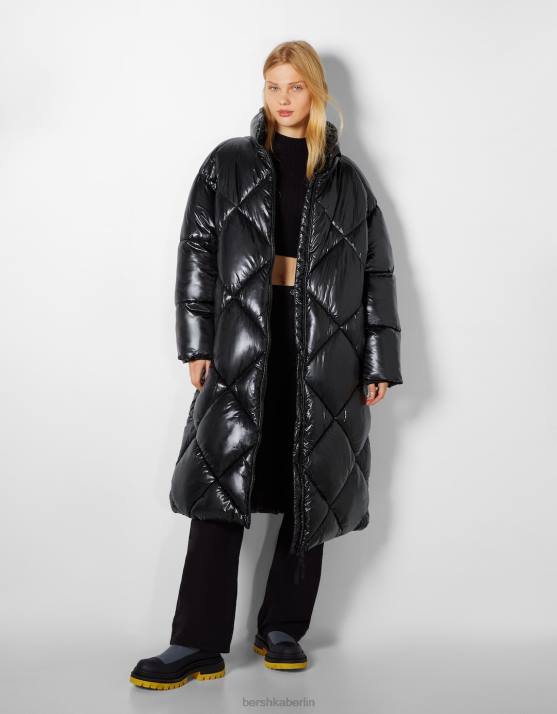 Schwarz Bershka Frauen langer Steppmantel H00J1148
