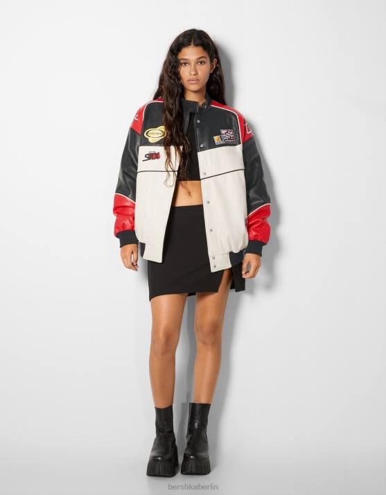 andere Bershka Frauen Racing-Bomberjacke aus Kunstleder H00J1114