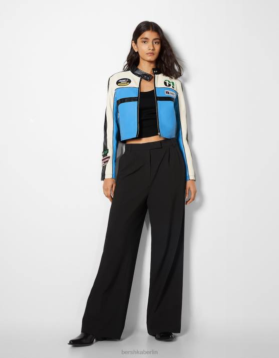 exklusiv Bershka Frauen Rennjacke aus Kunstleder H00J1099