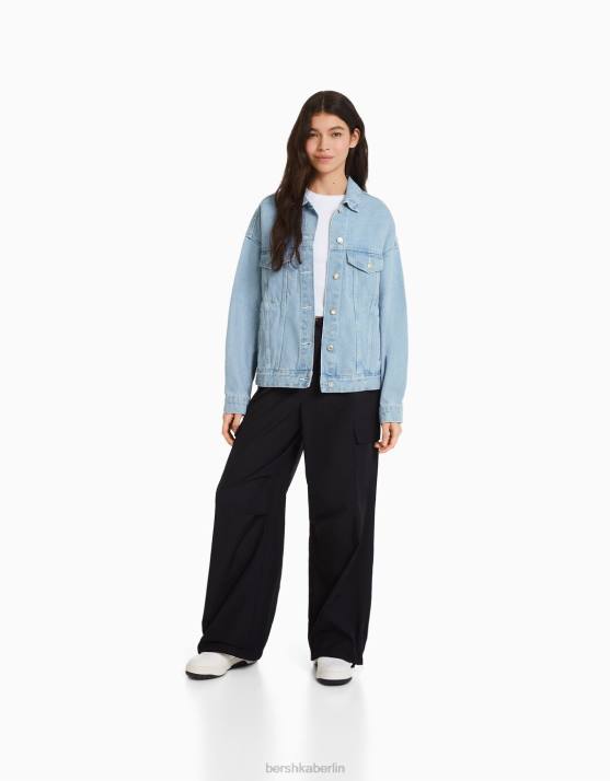 hellblau Bershka Frauen übergroße Jeansjacke H00J1111