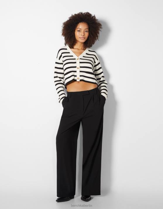 Creme Bershka Frauen Gestreifter, gerippter Cardigan H00J997