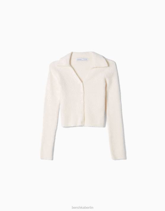 Creme Bershka Frauen Strickjacke mit Polokragen und Knöpfen H00J1088