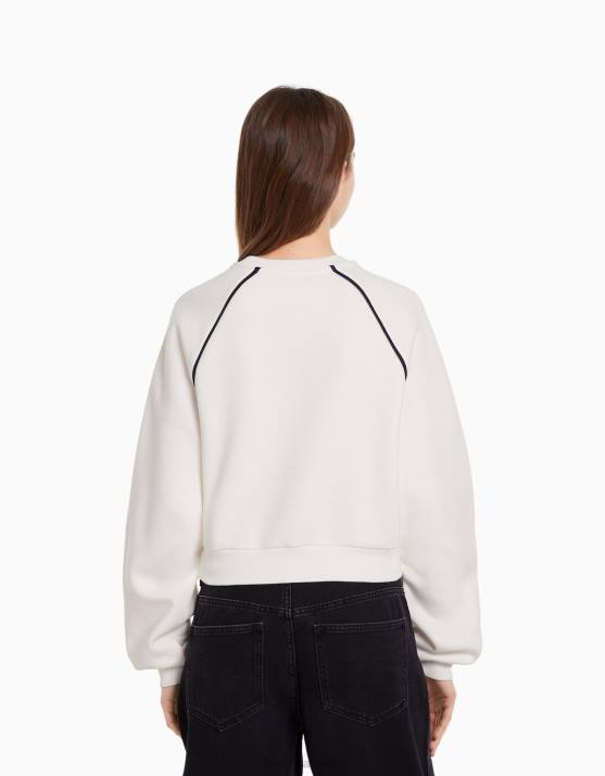 Creme Bershka Frauen Sweatshirt mit Rundhalsausschnitt und Kontrastdruck H00J1263