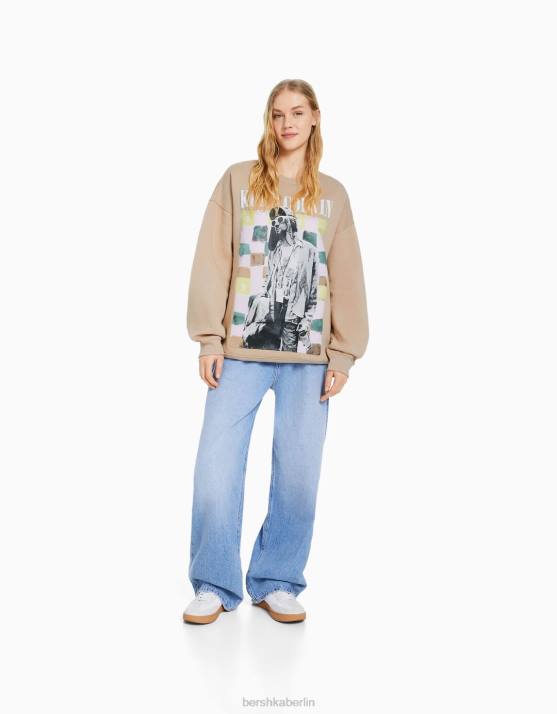 Kamel Bershka Frauen Sweatshirt mit Kurt-Cobain-Print H00J1251