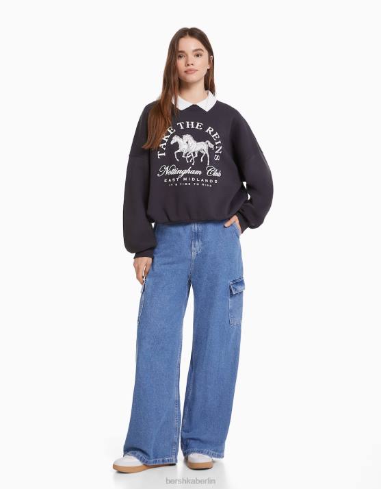 dunkelgrau Bershka Frauen Bedrucktes Sweatshirt mit Polokragen H00J1277