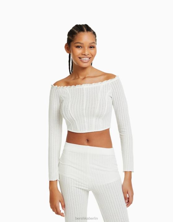 Creme Bershka Frauen Langärmliges, rustikales T-Shirt H00J512