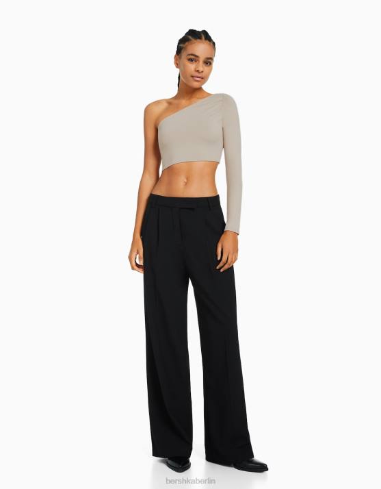 Sand Bershka Frauen Langärmliges, asymmetrisches T-Shirt H00J383