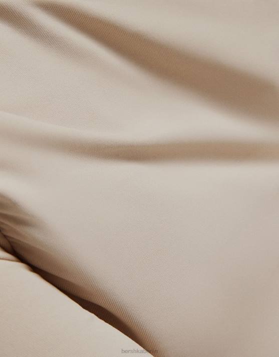 Sand Bershka Frauen Langärmliges, asymmetrisches T-Shirt H00J383