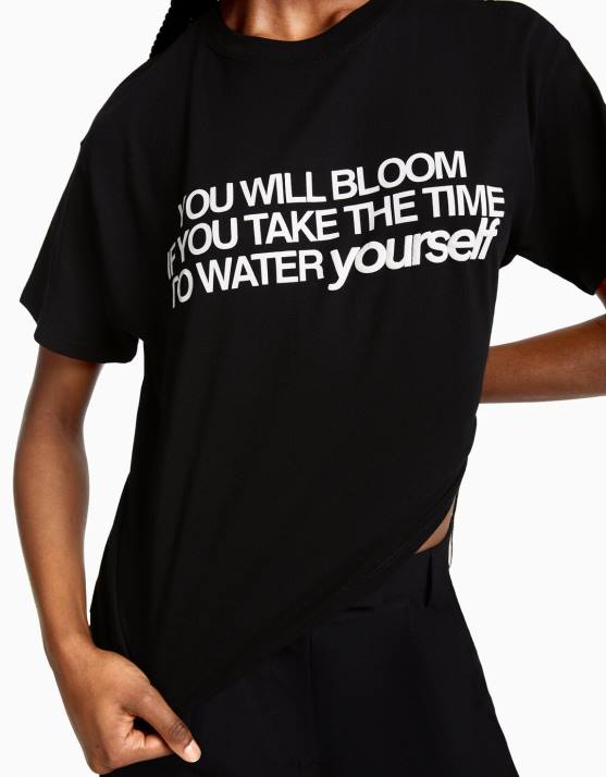 Schwarz Bershka Frauen Kurzarm-T-Shirt mit Aufdruck H00J544