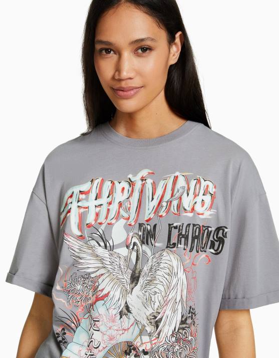 dunkelgrau Bershka Frauen Bedrucktes, kurzärmliges Oversize-T-Shirt H00J431