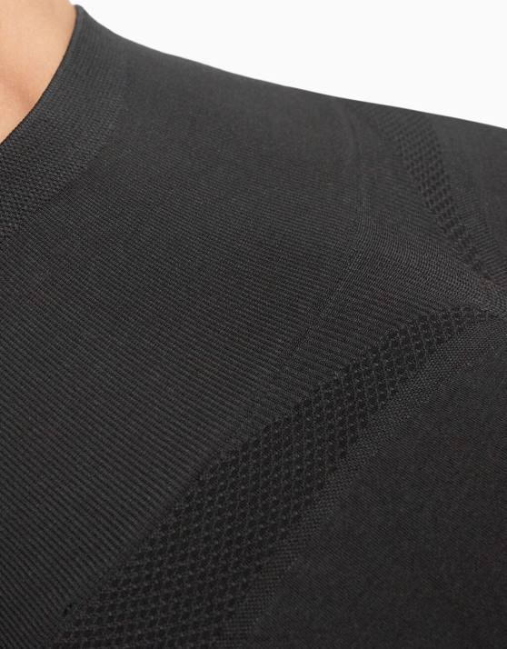 dunkelgrau Bershka Frauen Nahtloses, kurzärmliges T-Shirt mit V-Ausschnitt und langen Ärmeln H00J372