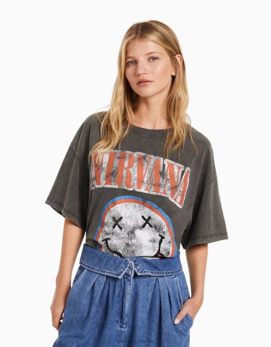 grau Bershka Frauen Kurzarm-T-Shirt mit Nirvana-Print H00J556