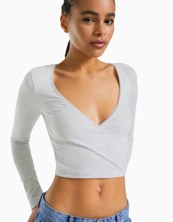 grau Bershka Frauen Langarm-T-Shirt mit gekreuzten Ärmeln H00J570