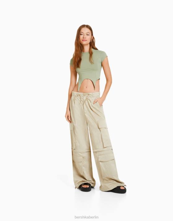 khaki Bershka Frauen Kurzarm-T-Shirt mit Details H00J510